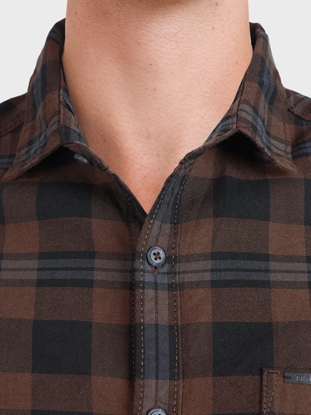 Men's Khaki Slim Fit Checkered Casual Shirt - Image 3