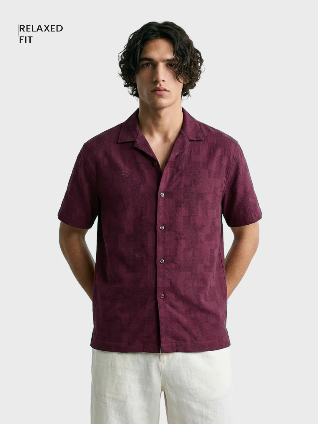 Men's Maroon Relaxed Fit Solid Casual Shirt - Image 2