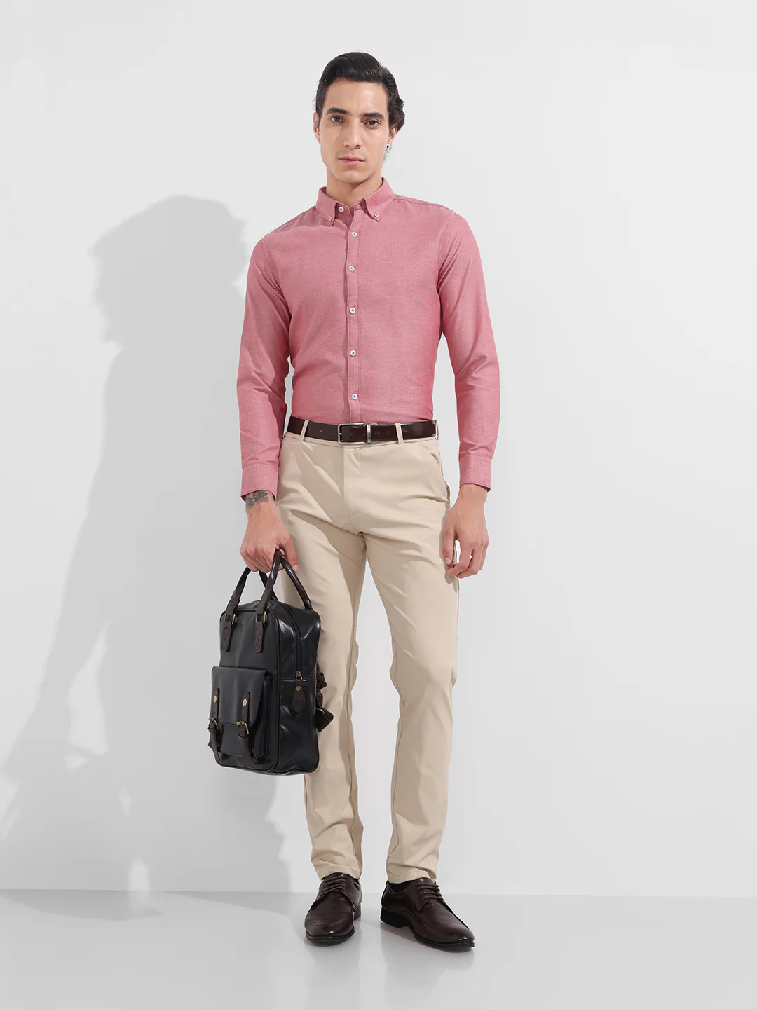 Men's Red Slim Fit Solid Formal Shirt - Image 2