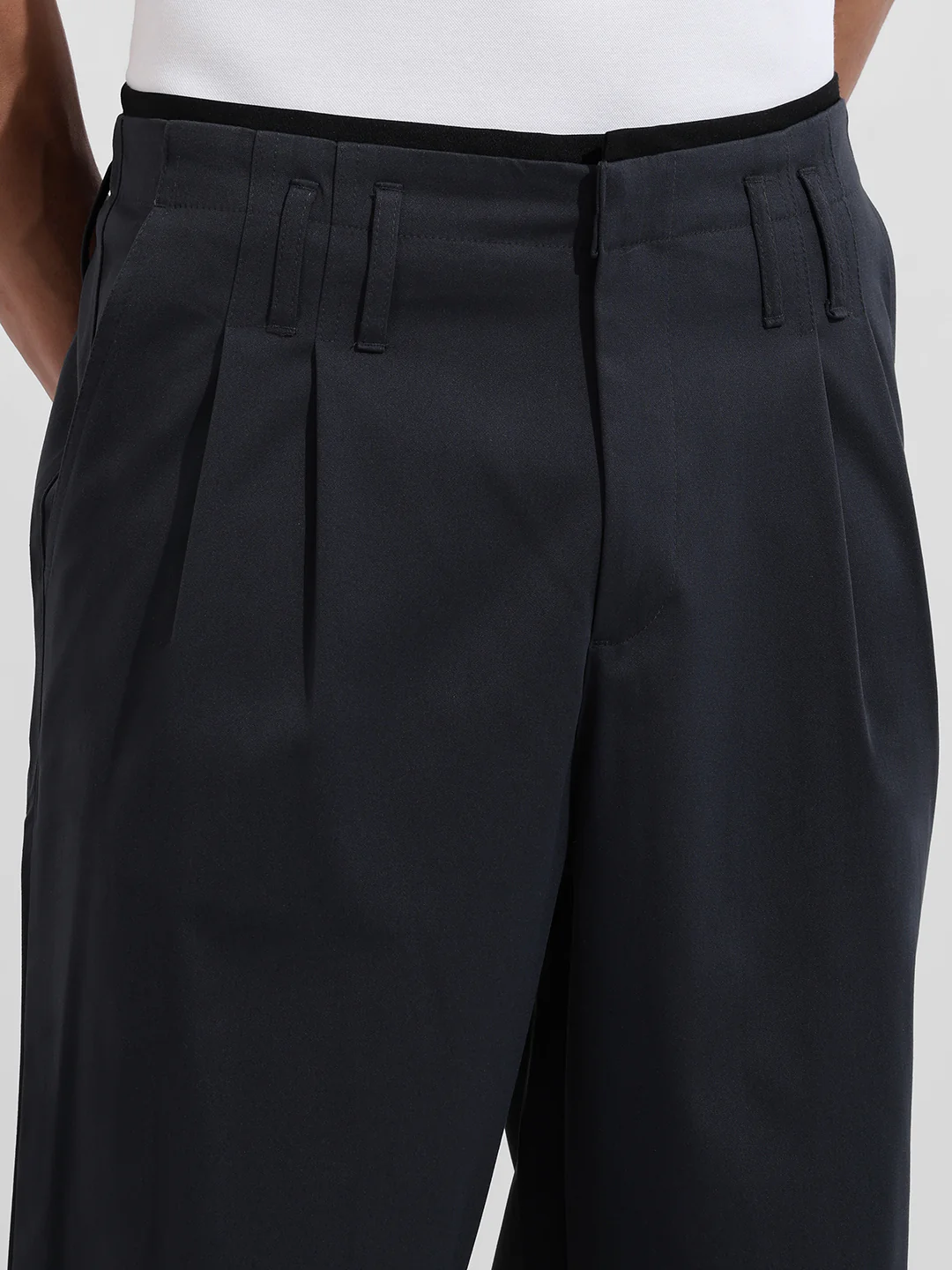 Men's Silver Relaxed Fit Casual Solid Trousers - Image 4