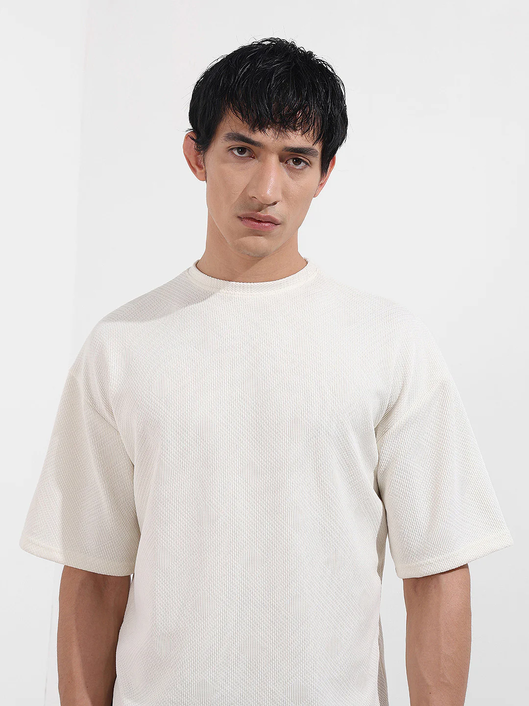 Men's White Boxy Fit Textured Casual T-Shirt - Image 4
