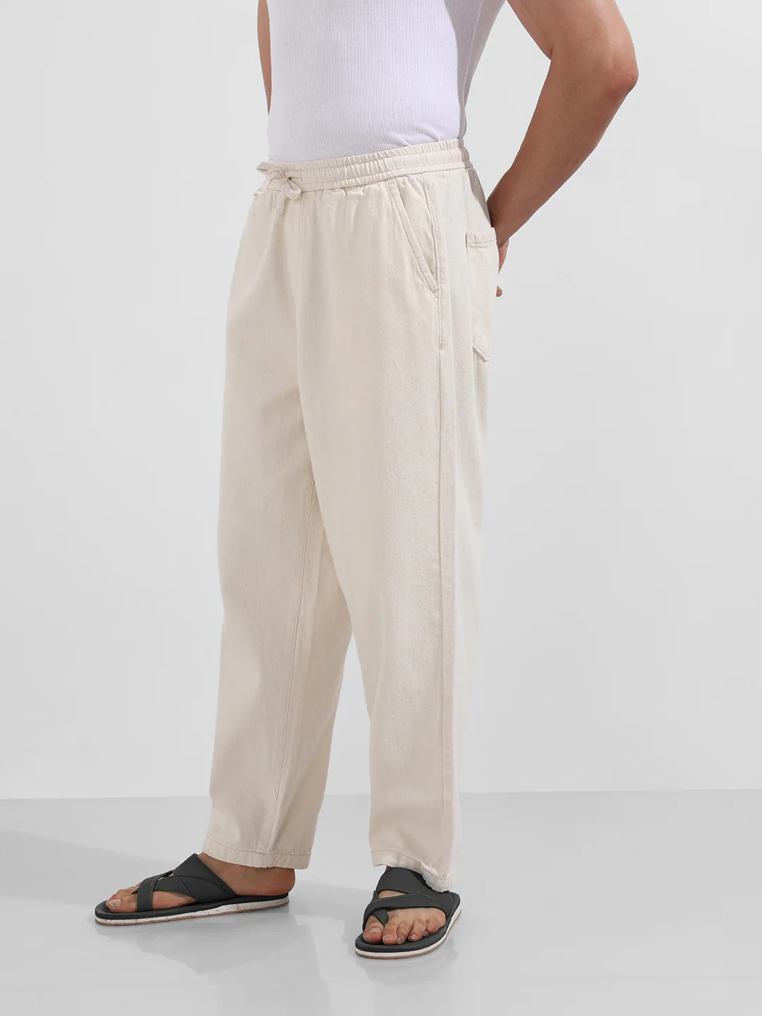 Men's White Loose Fit Solid Casual Jeans - Image 3