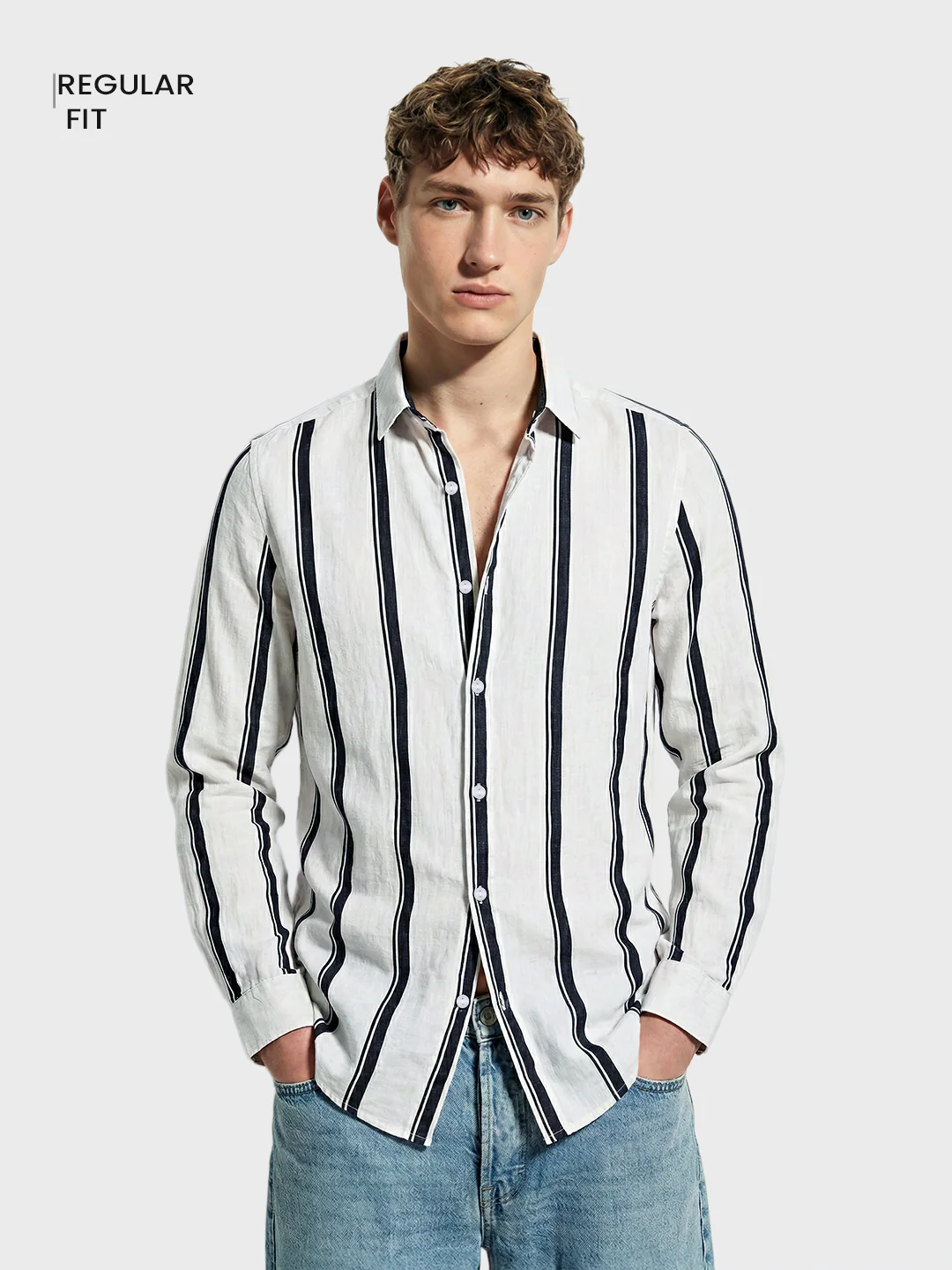 Men's White Regular Fit Vertical Stripes Casual Shirt - Image 2
