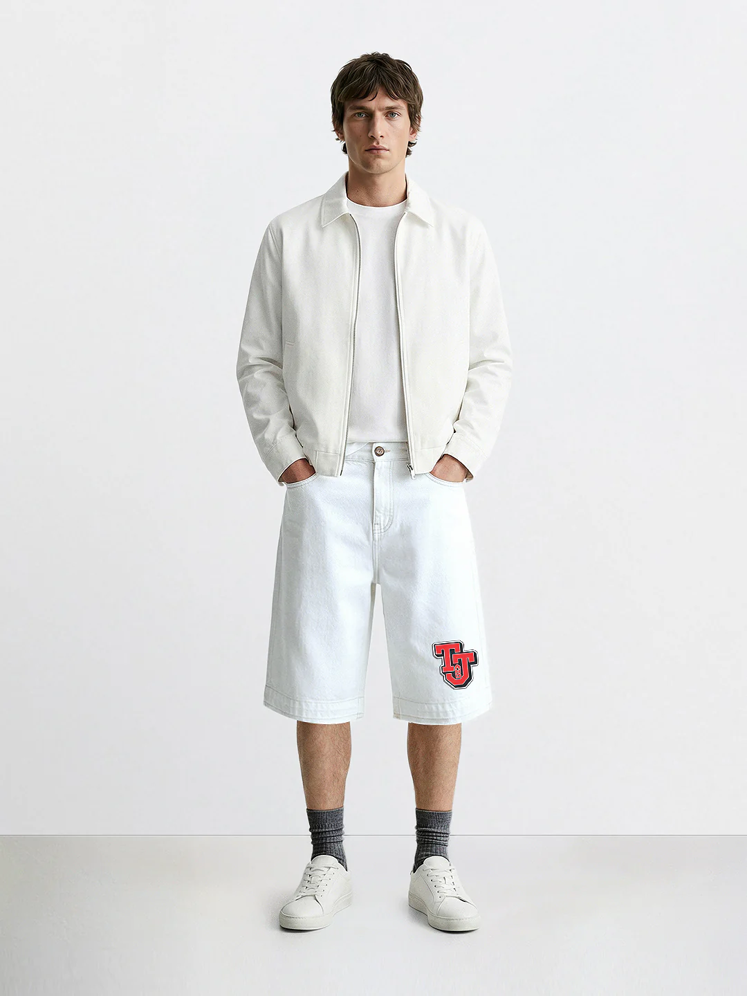 Men's White Regular Fit  Warner Bros Shorts - Image 3