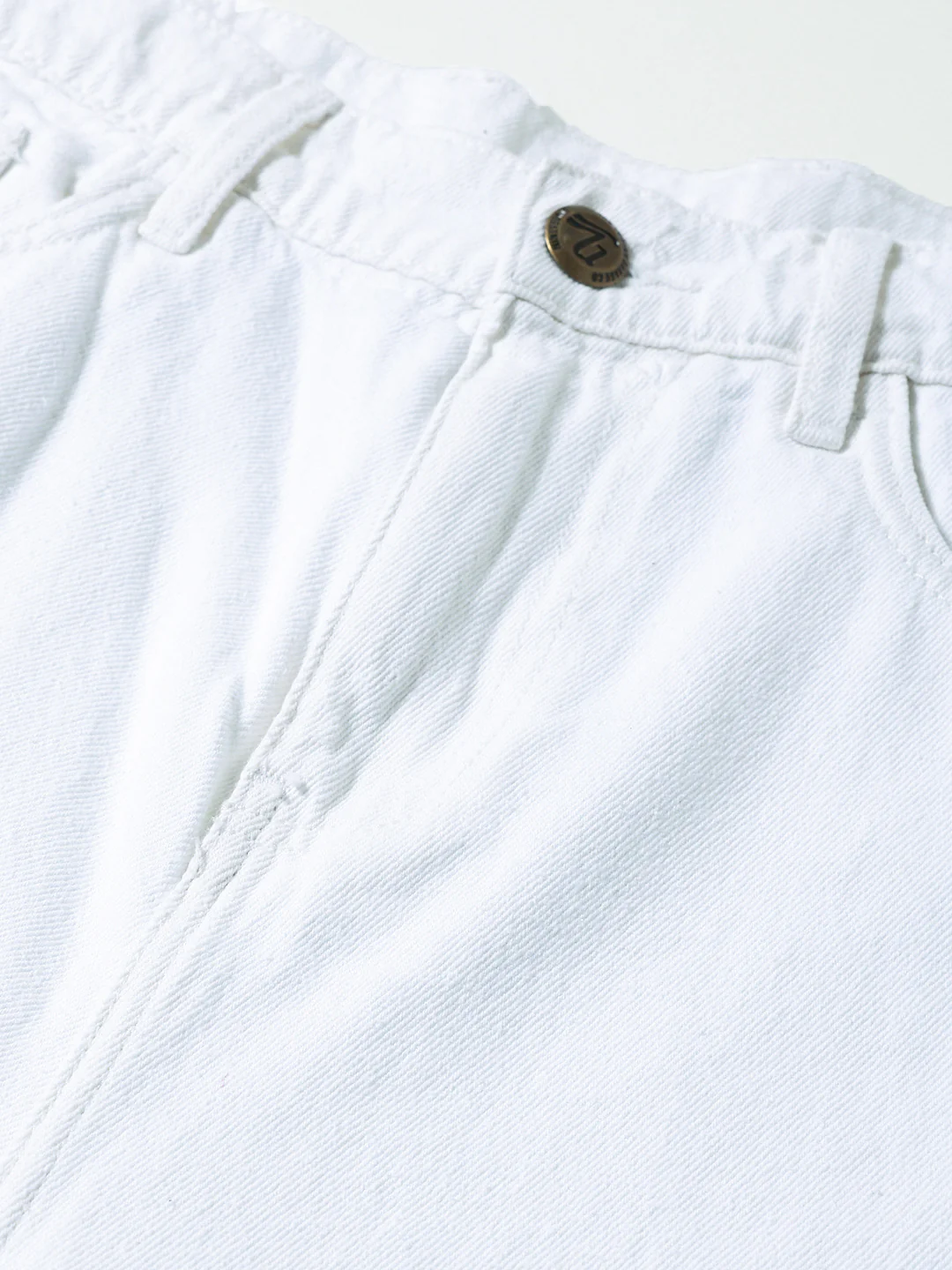 Men's White Regular Fit  Warner Bros Shorts - Image 6
