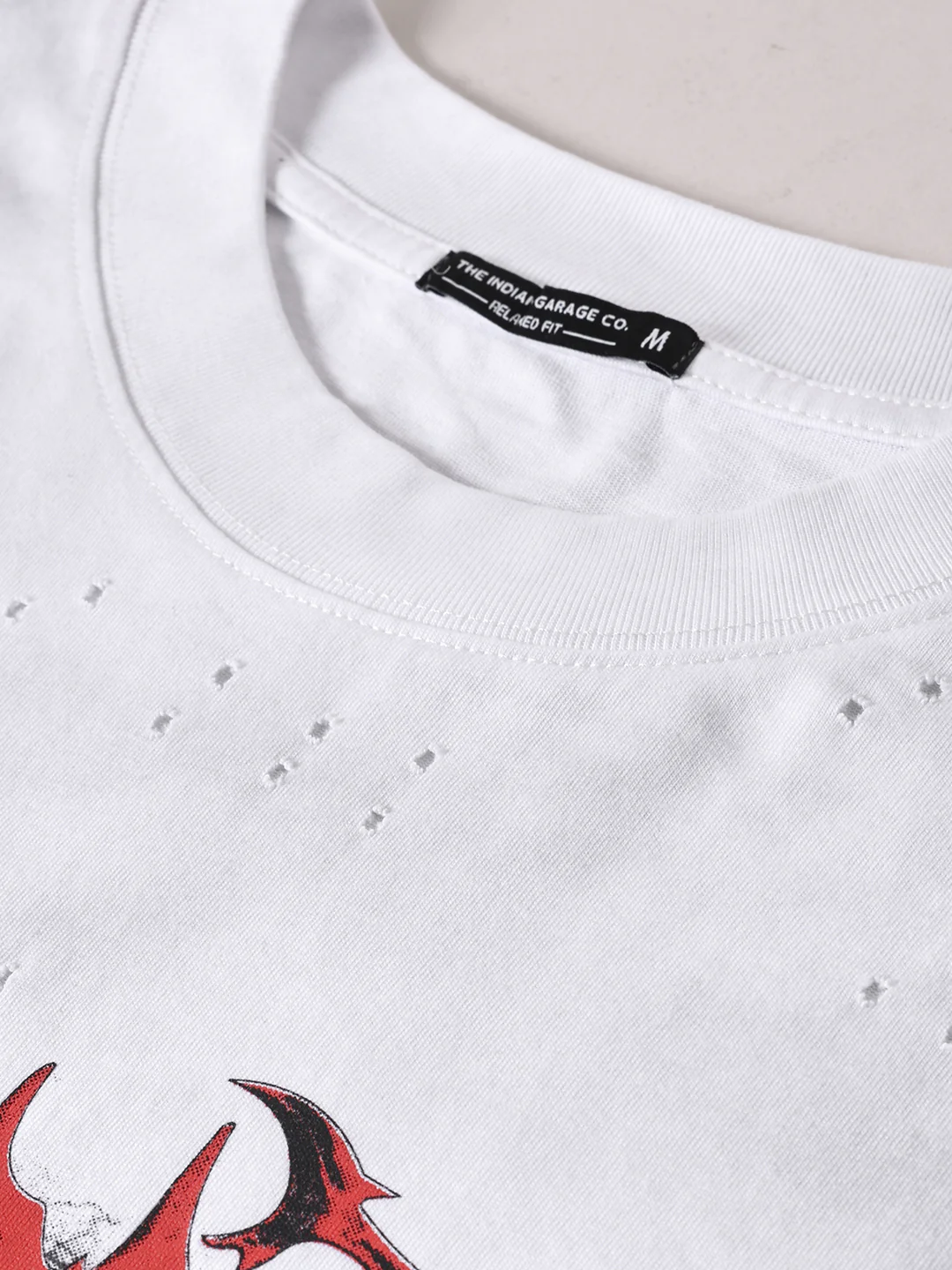Men's White Relaxed Fit Graphic Printed 240 GSM Street Wear T-Shirt - Image 4