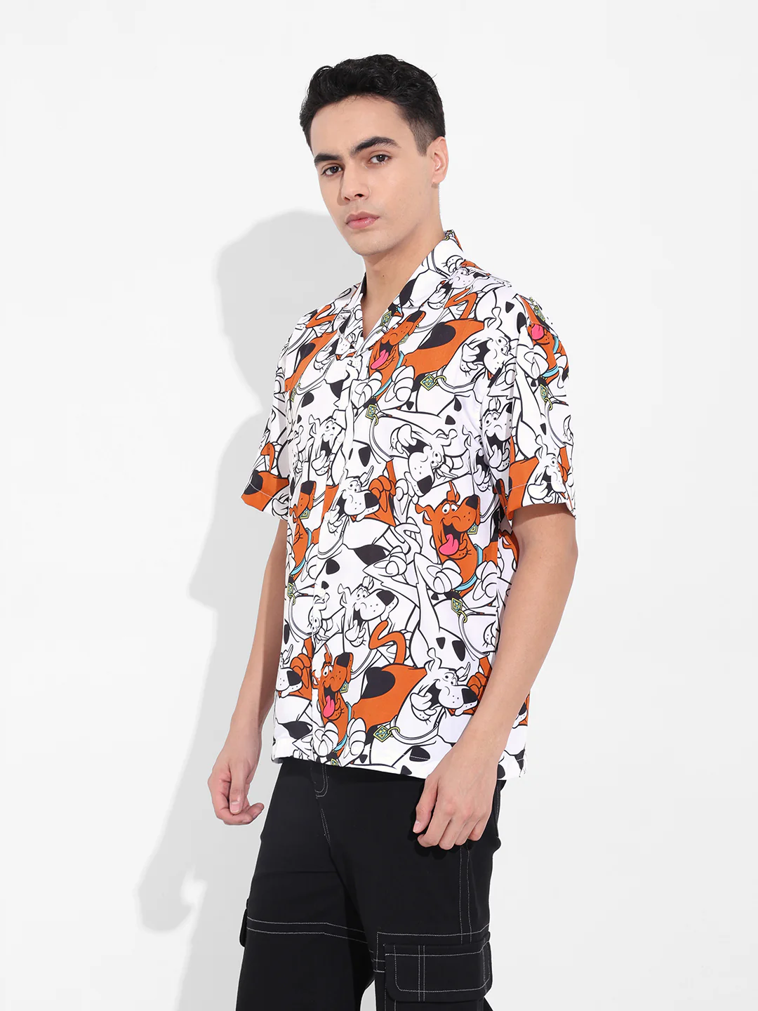 Men's White Relaxed Fit Scooby Doo Character Printed Shirt - Image 2