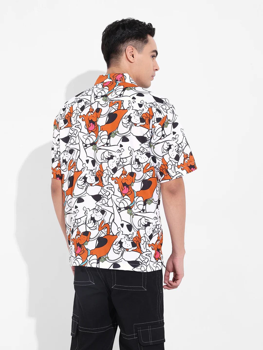 Men's White Relaxed Fit Scooby Doo Character Printed Shirt - Image 4
