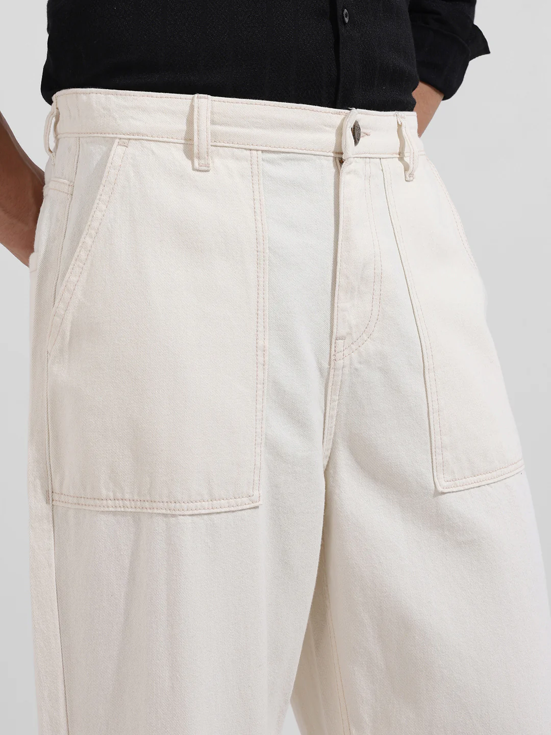 Men's White Relaxed Fit Solid Casual Jeans - Image 4