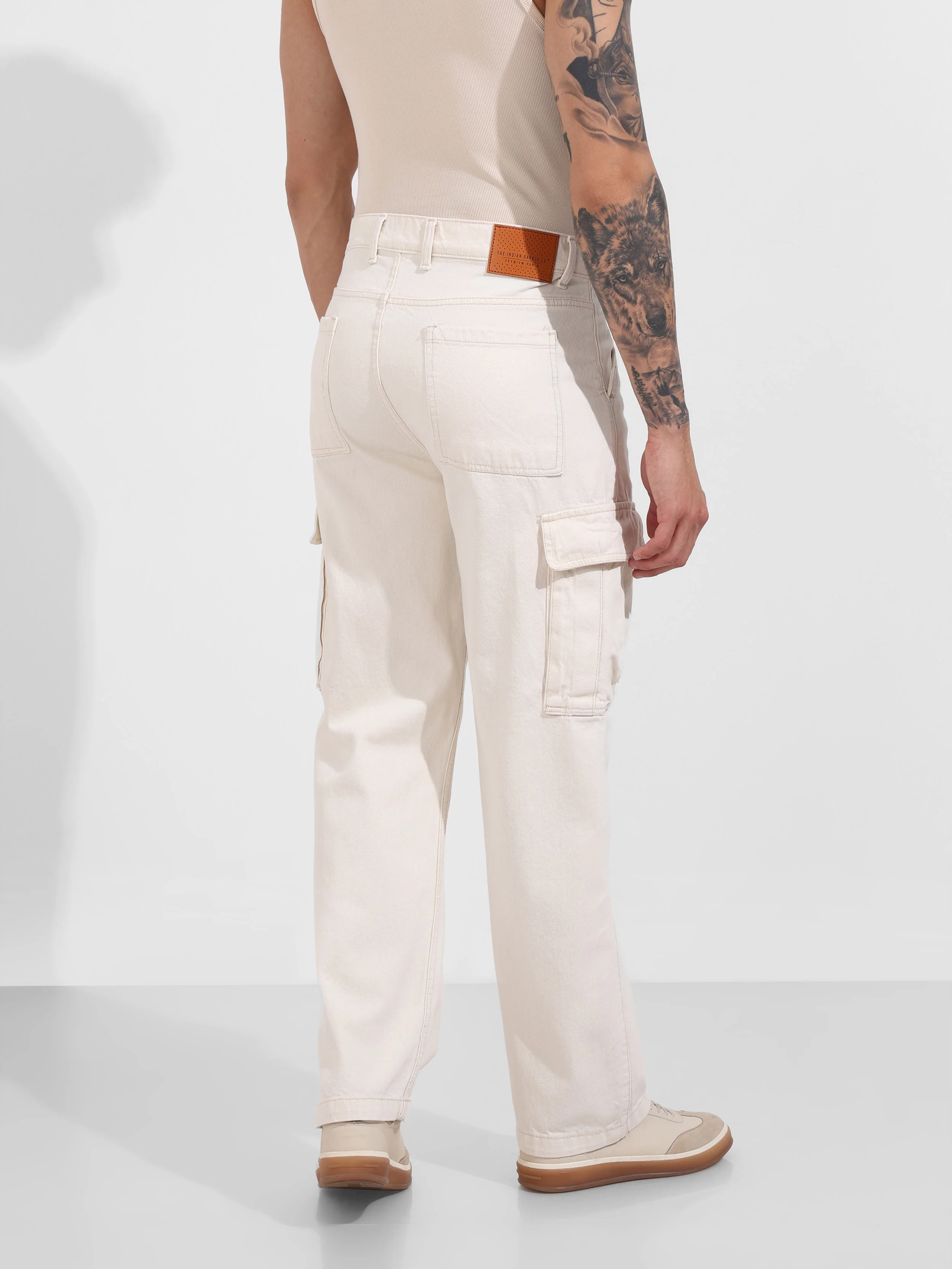 Men's White Relaxed Fit Solid Casual Jeans - Image 6