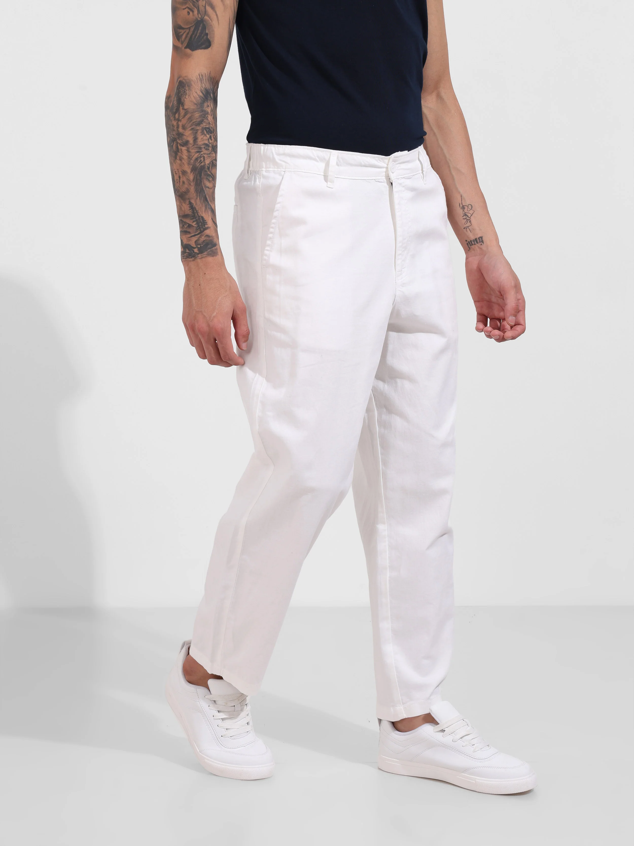 Men's White Relaxed Fit Solid Casual Trousers - Image 4