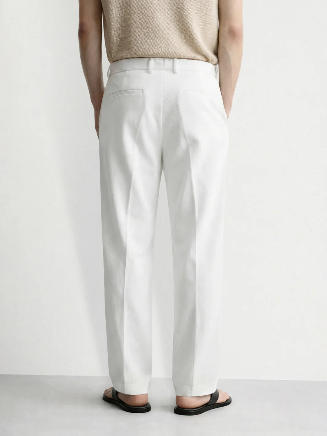 Men's White Relaxed Fit Solid Utility Trousers - Image 2