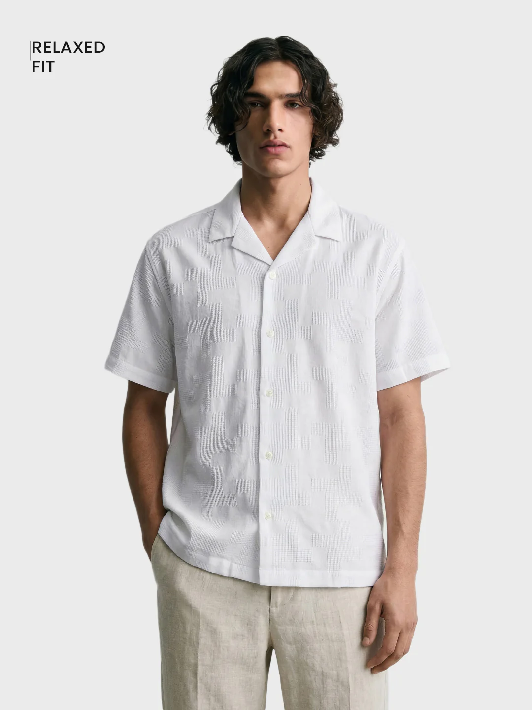 Men's White Relaxed Fit Solid Casual Shirt - Image 2