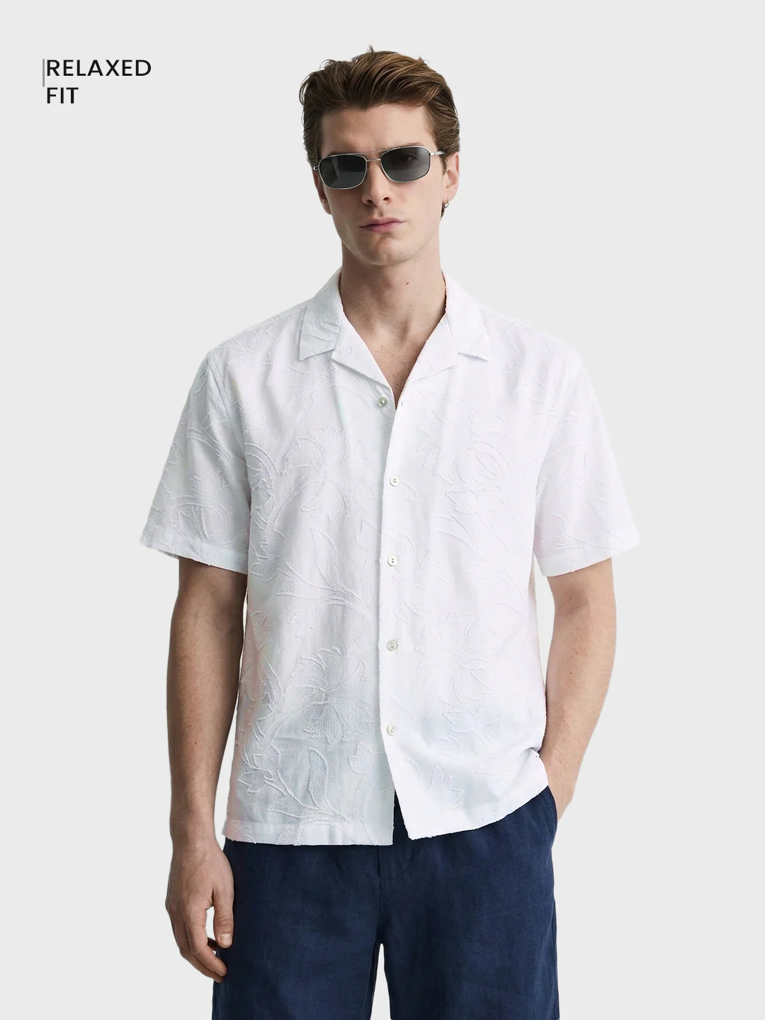 Men's White Relaxed Fit Solid Casual Shirt - Image 2
