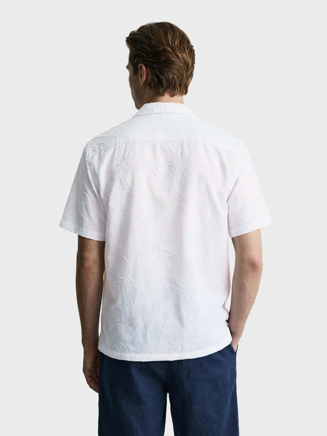 Men's White Relaxed Fit Solid Casual Shirt - Image 4