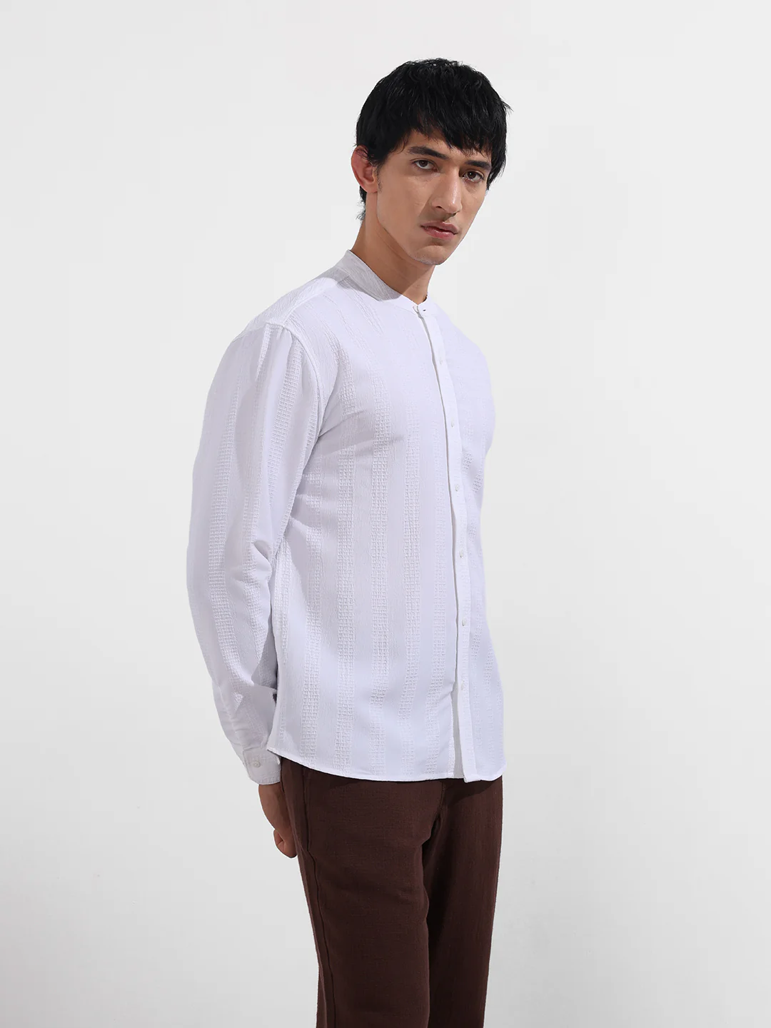 Men's White Relaxed Fit Textured Resort Wear Shirt - Image 3
