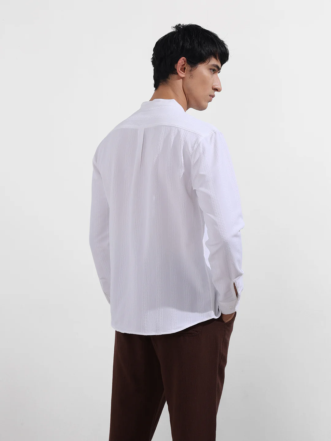 Men's White Relaxed Fit Textured Resort Wear Shirt - Image 5