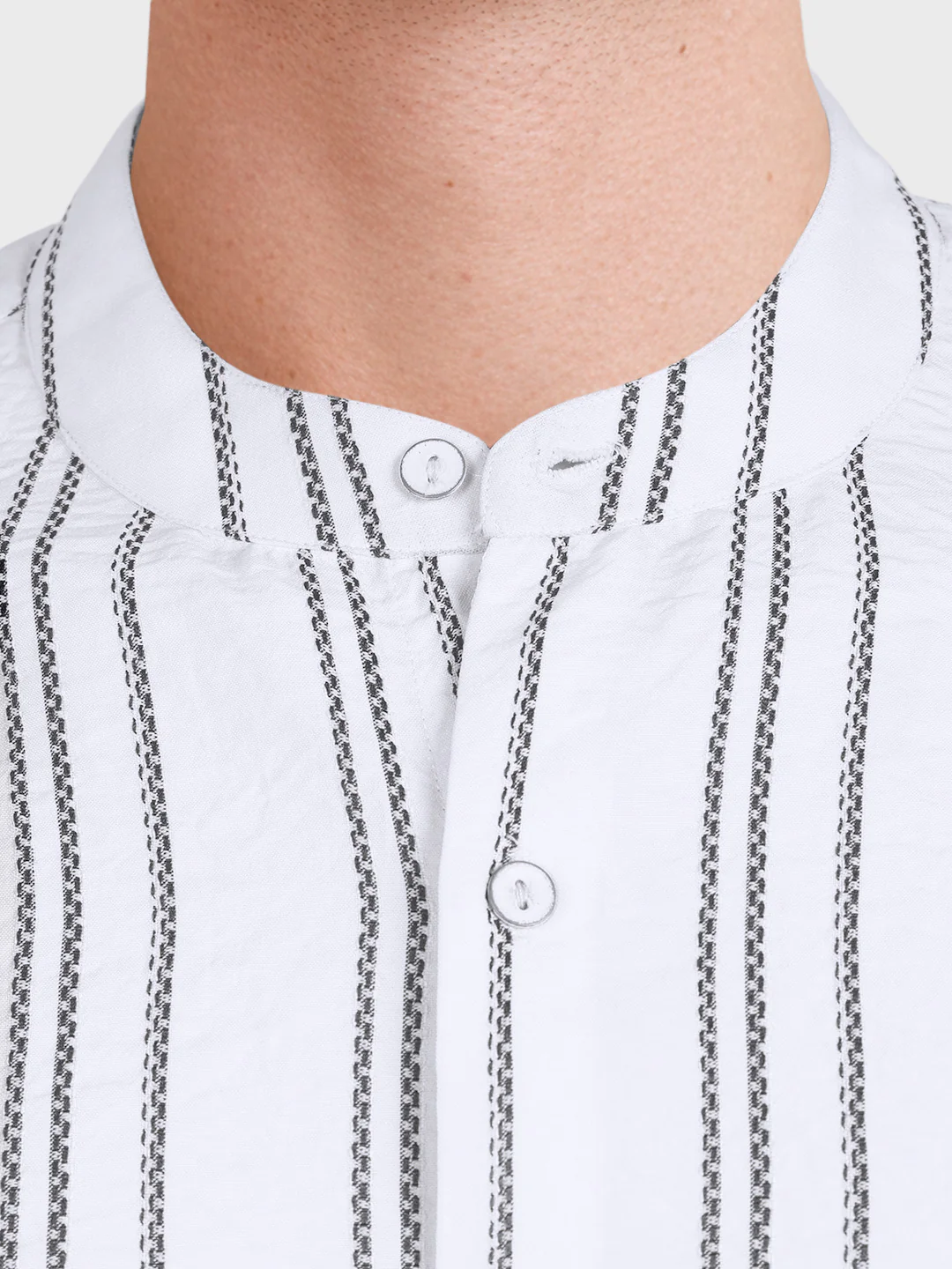 Men's White Relaxed Fit Vertical Stripes Resort Wear Shirt - Image 7