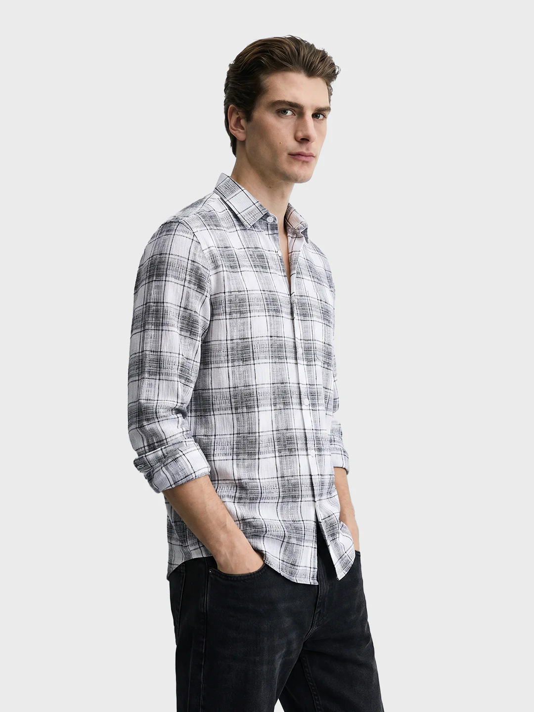 Men's White Slim Fit Checkered Casual Shirt - Image 4