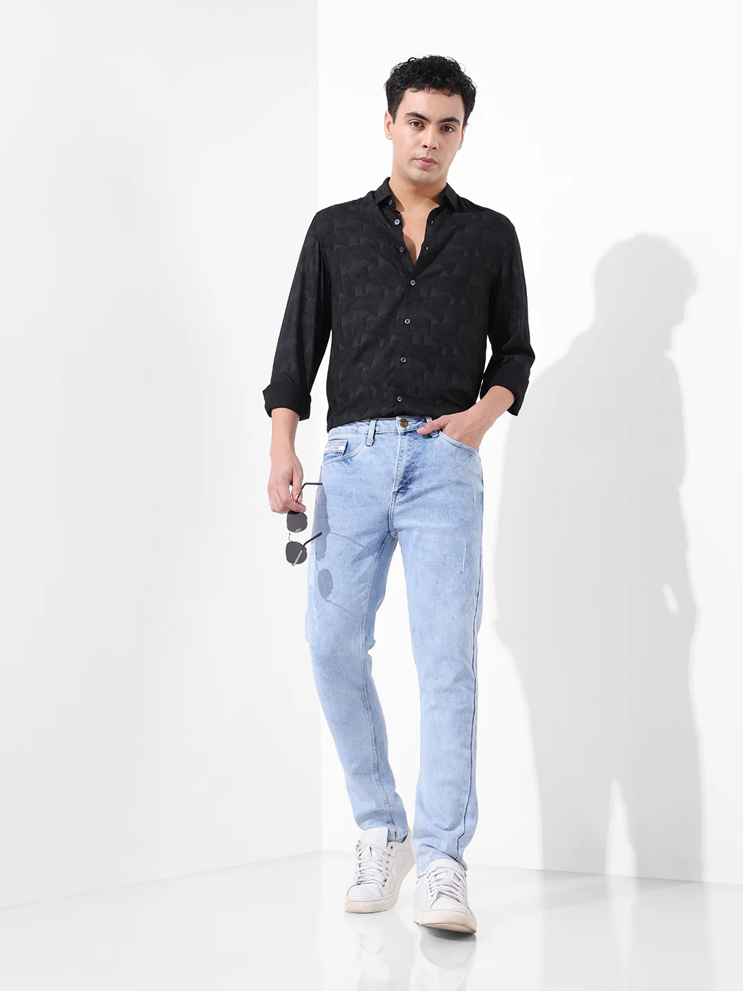 Men's Light Blue Slim Fit Solid Casual Jeans - Image 2