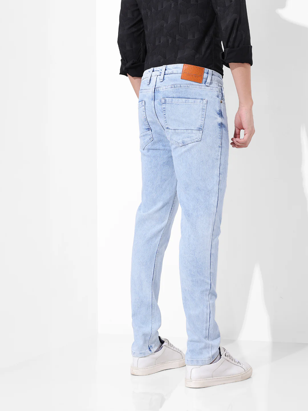 Men's Light Blue Slim Fit Solid Casual Jeans - Image 5