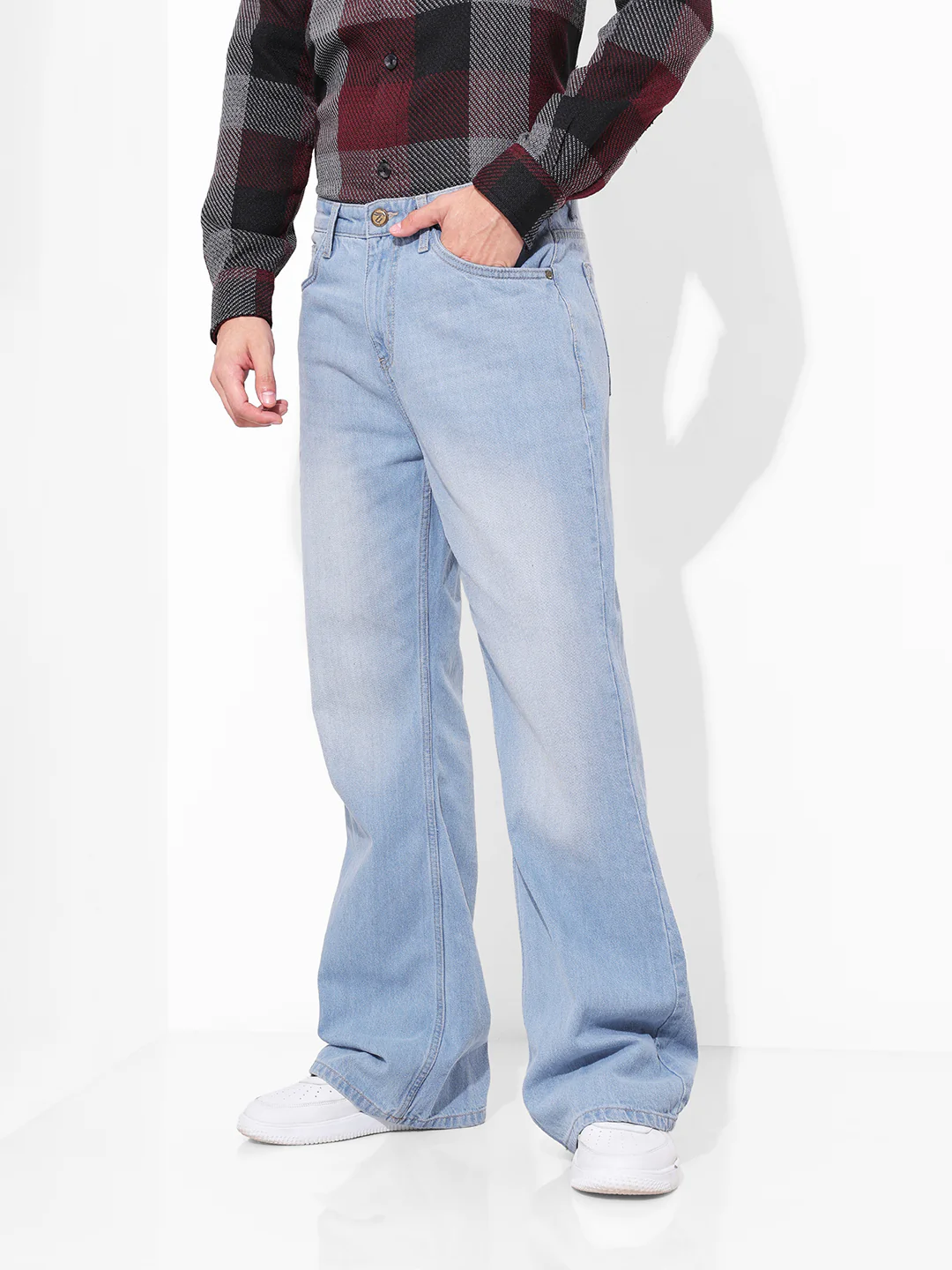 Men's Light  Blue Loose Fit Solid Street Wear Jeans - Image 3