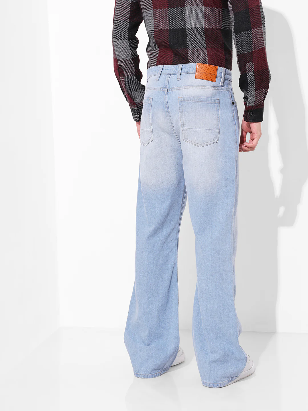 Men's Light  Blue Loose Fit Solid Street Wear Jeans - Image 5