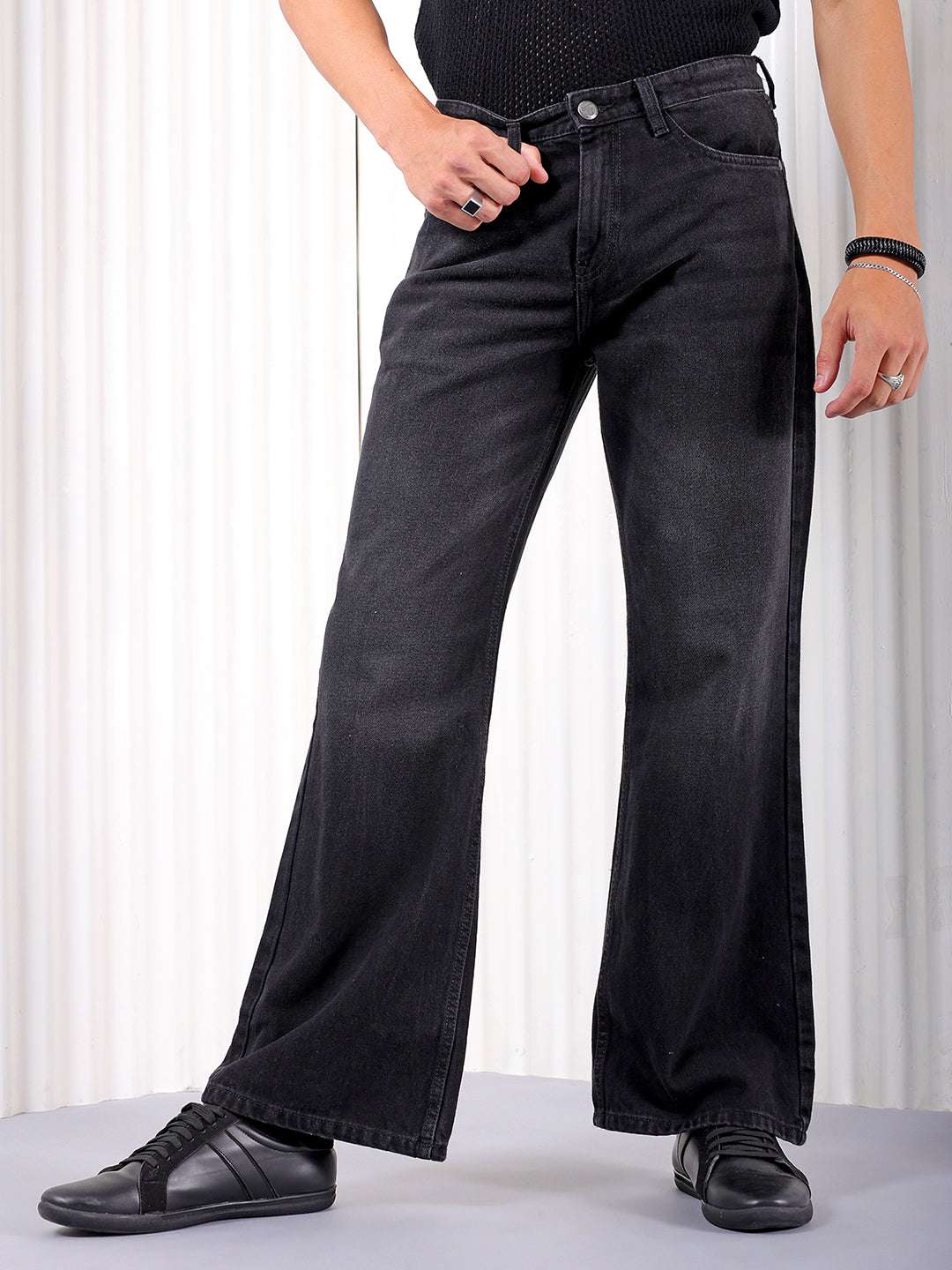 Men's Black Loose Fit Solid Casual Jeans - Image 4