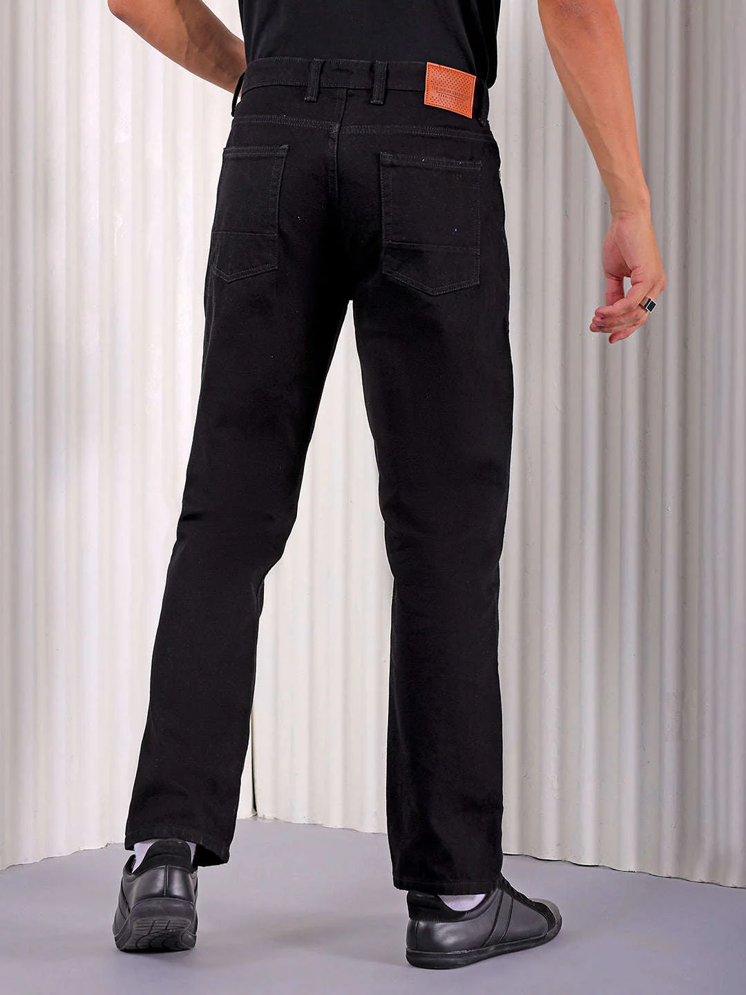 Men's Black Regular Fit Solid Casual Jeans - Image 3
