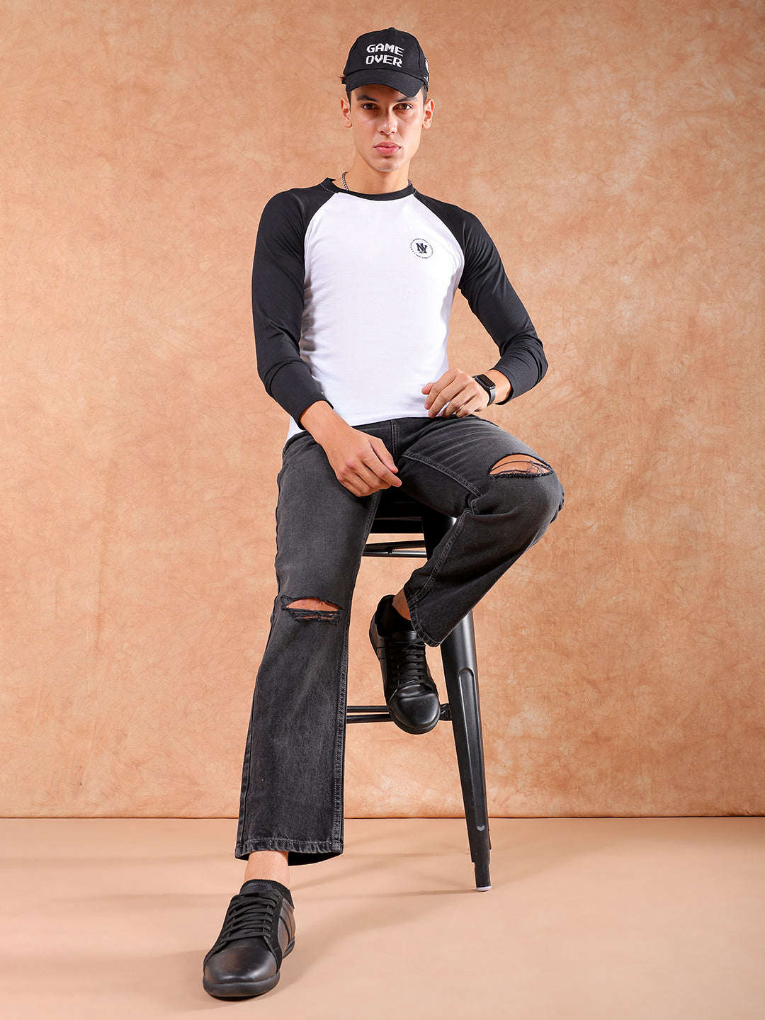 Men's Dark Grey Regular Fit Solid Casual Jeans - Image 2