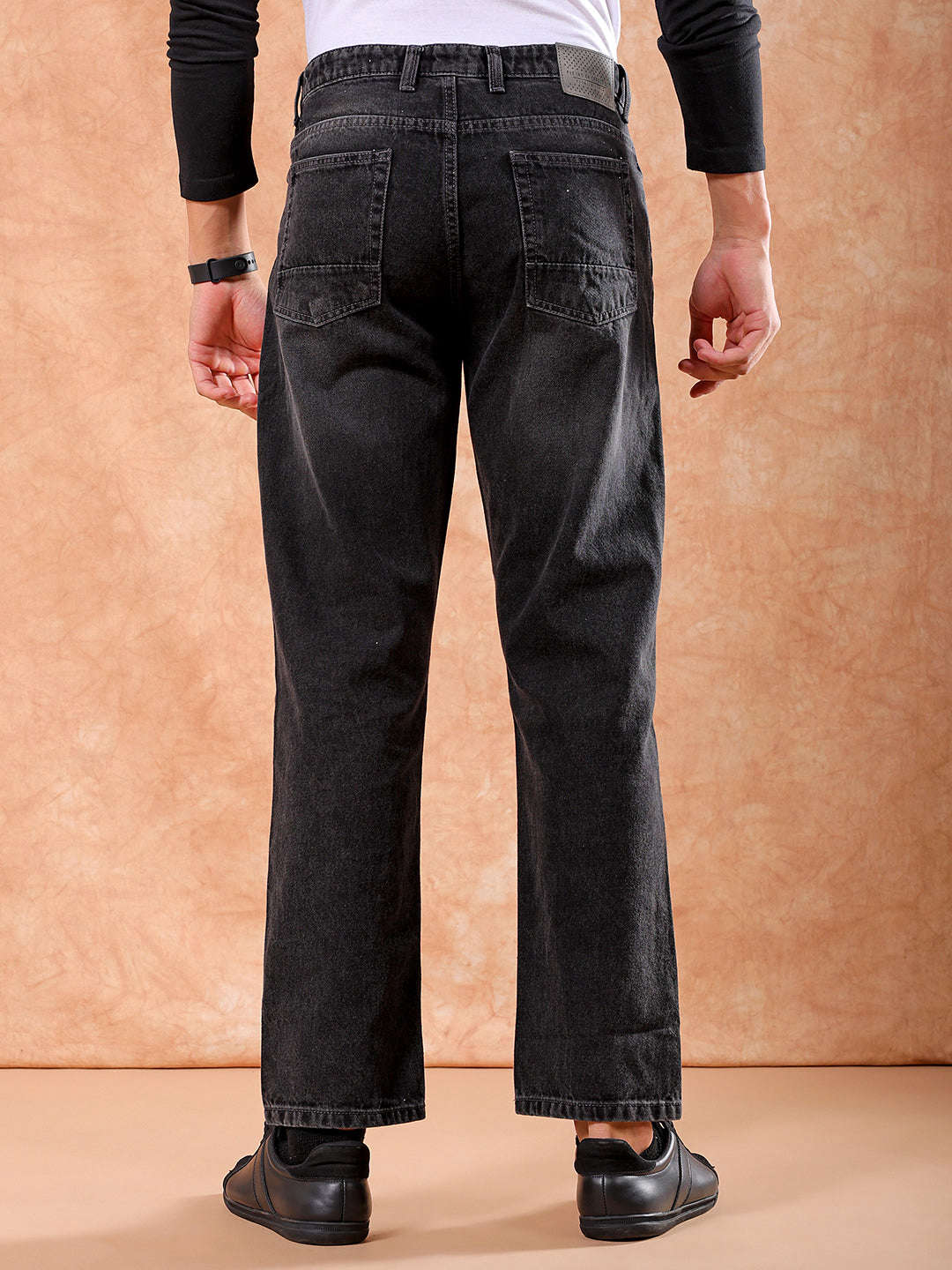 Men's Dark Grey Regular Fit Solid Casual Jeans - Image 4