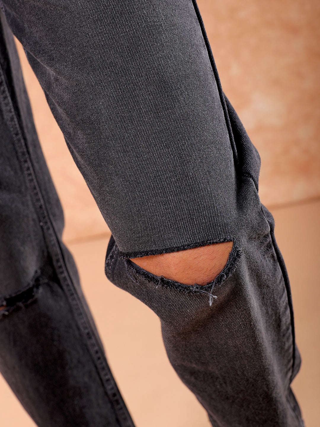 Men's Dark Grey Regular Fit Solid Casual Jeans - Image 7