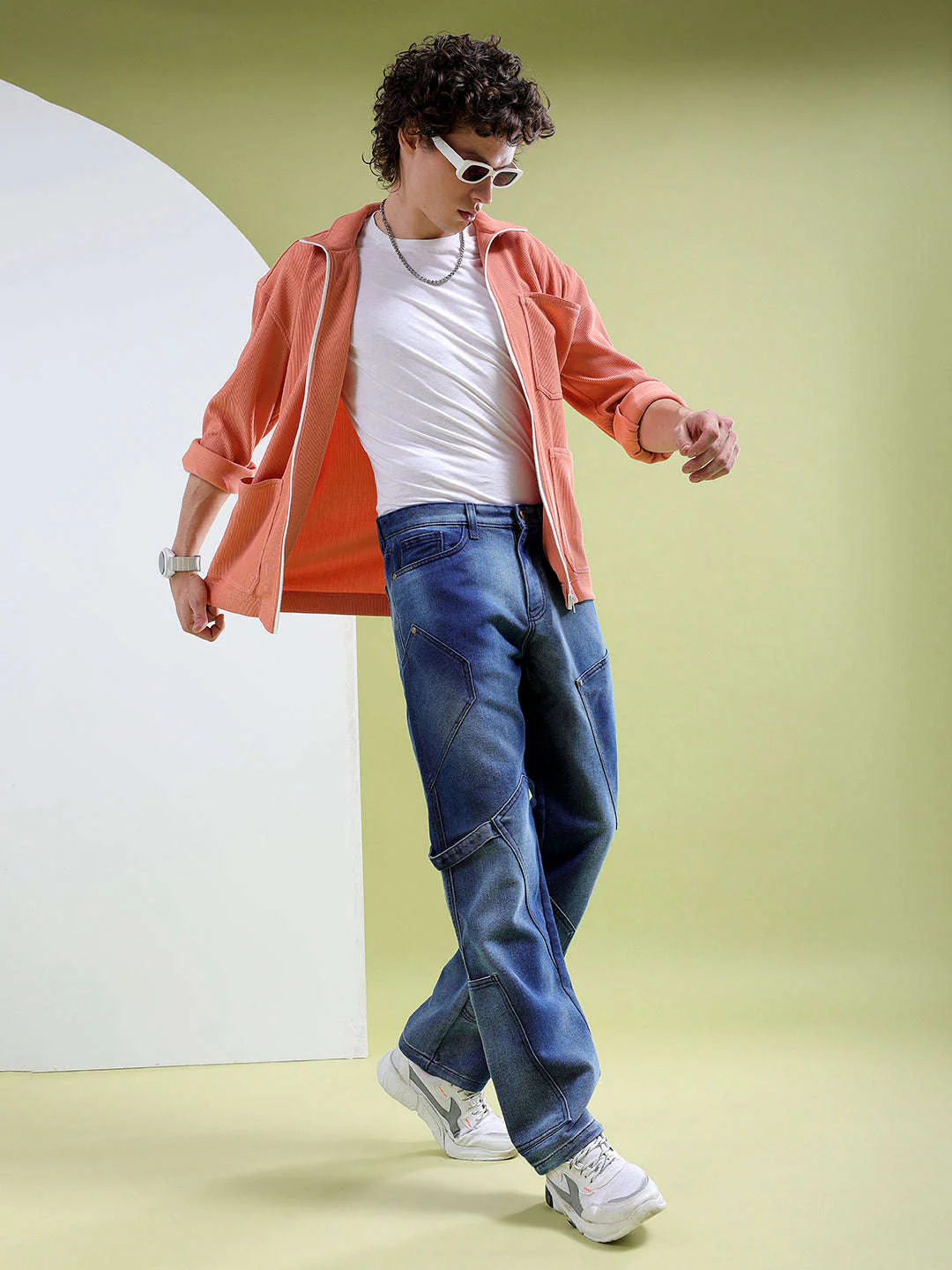 Men's Blue Relaxed Fit Solid Utility Jeans - Image 2