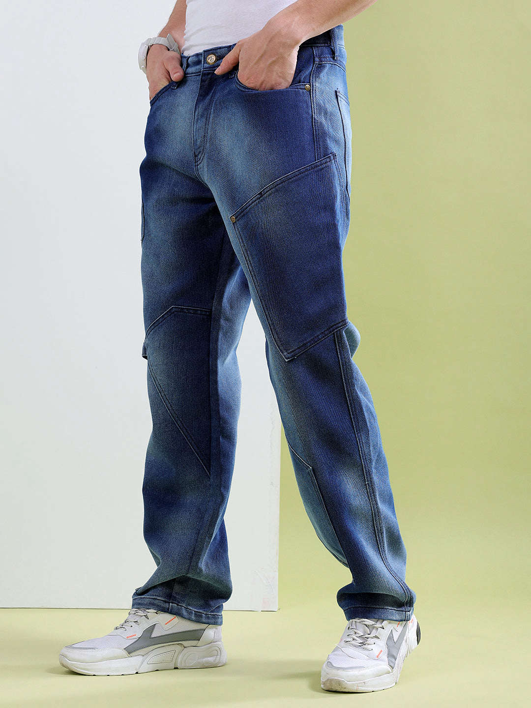 Men's Blue Relaxed Fit Solid Utility Jeans - Image 4