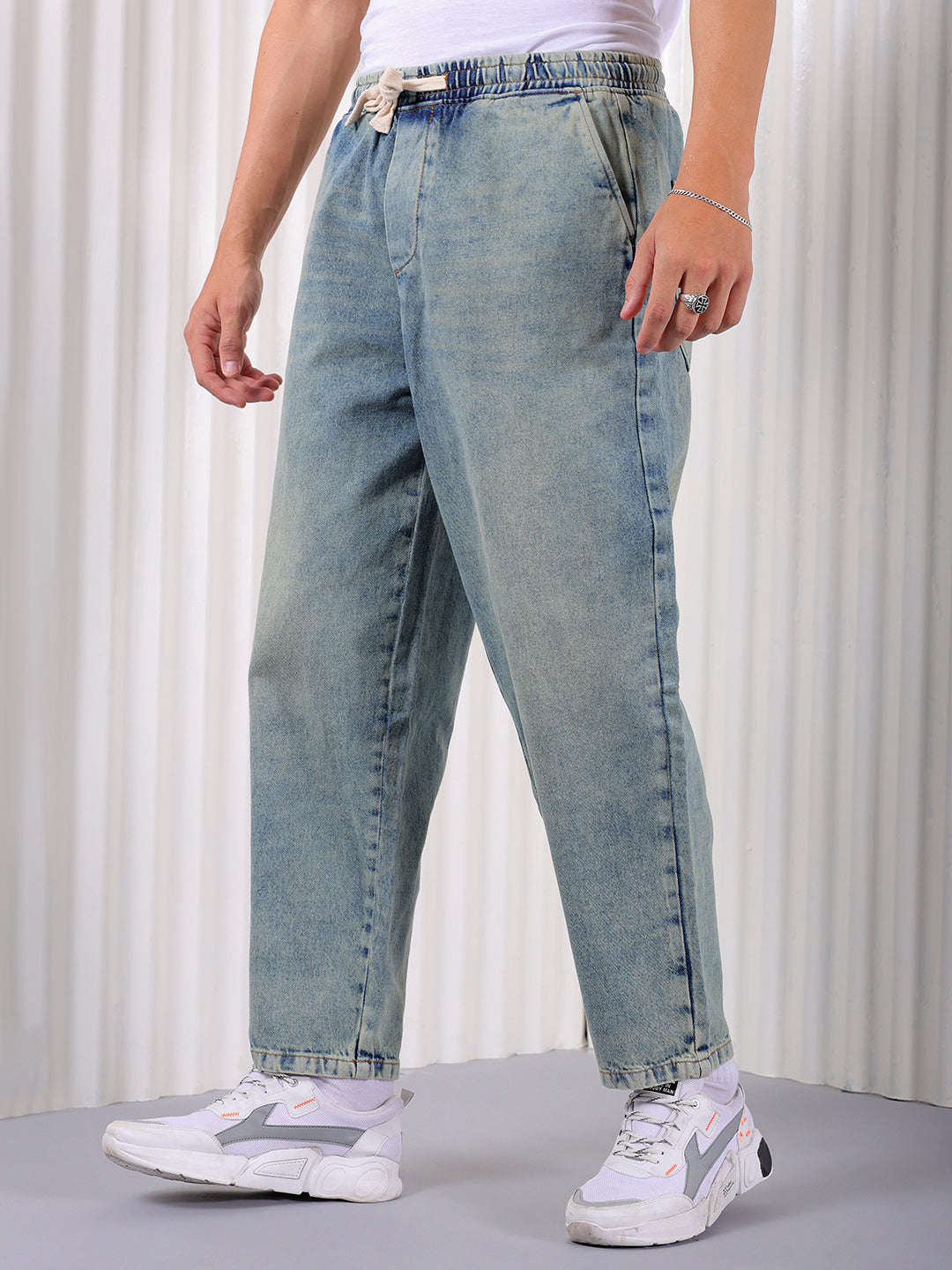 Men's Vintage Blue Loose Fit Solid Street Wear Jeans - Image 4