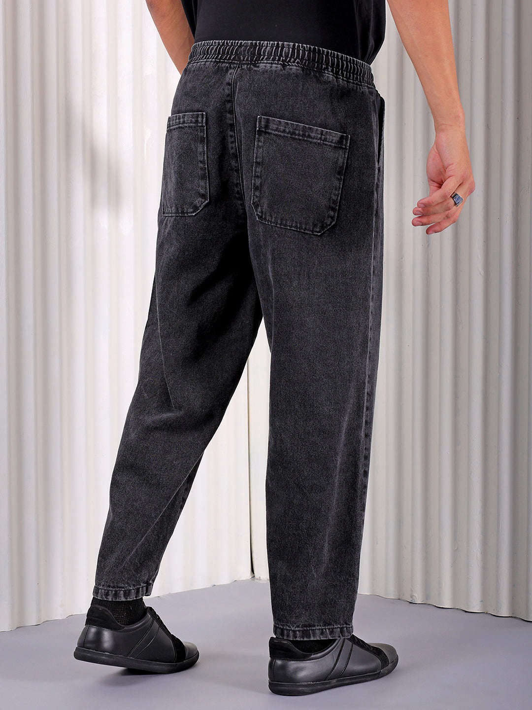 Men's Black Loose Fit Solid Street Wear Jeans - Image 3