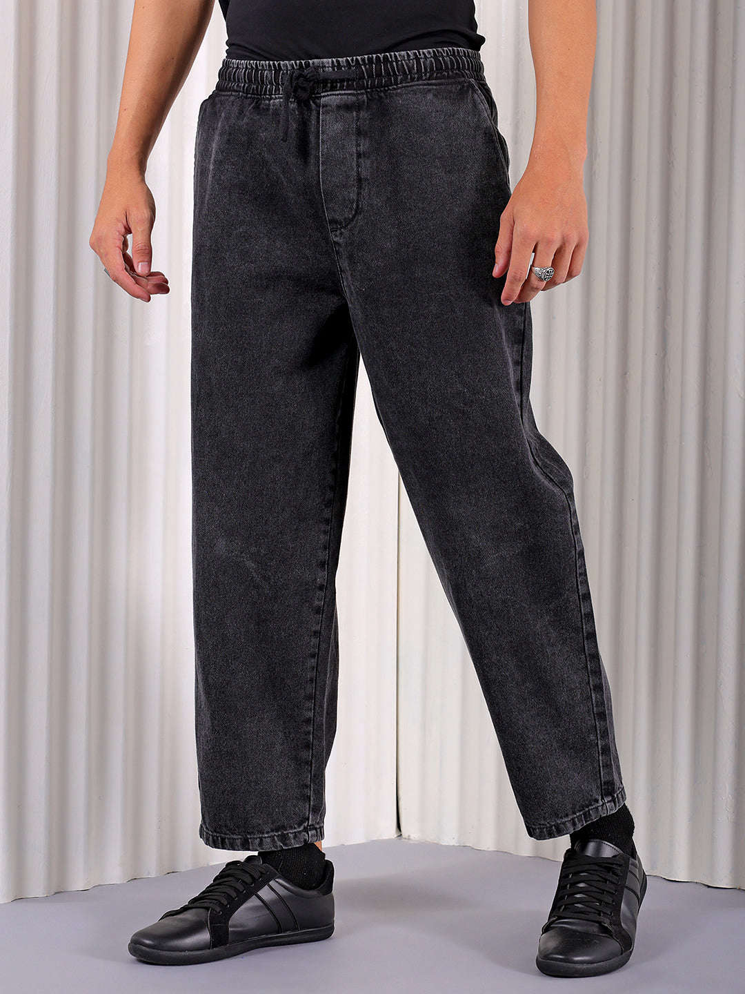 Men's Black Loose Fit Solid Street Wear Jeans - Image 5
