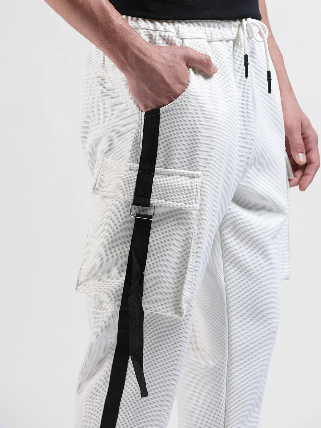 Men's White Relaxed Fit Solid Utility Cargo - Image 4