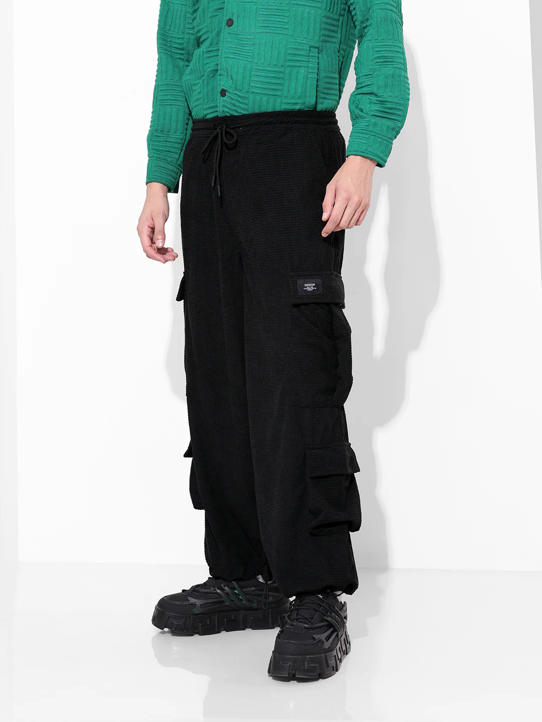 Men's Black Wide Leg Fit Textured Utility Cargo - Image 3