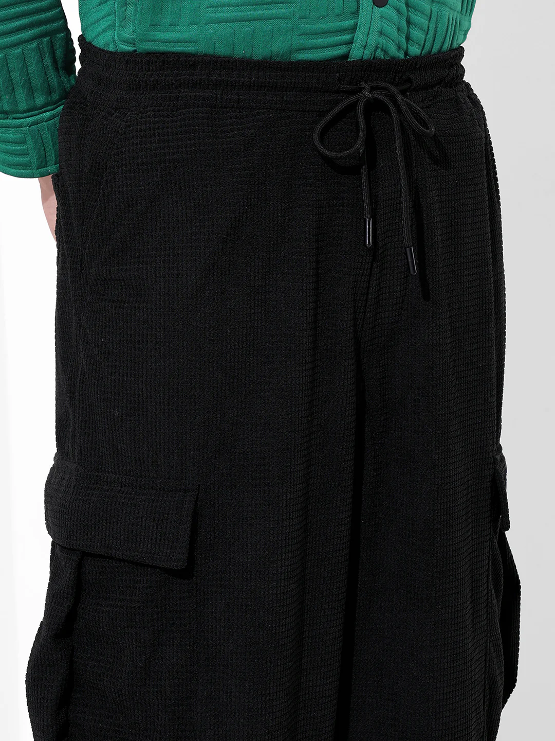 Men's Black Wide Leg Fit Textured Utility Cargo - Image 5