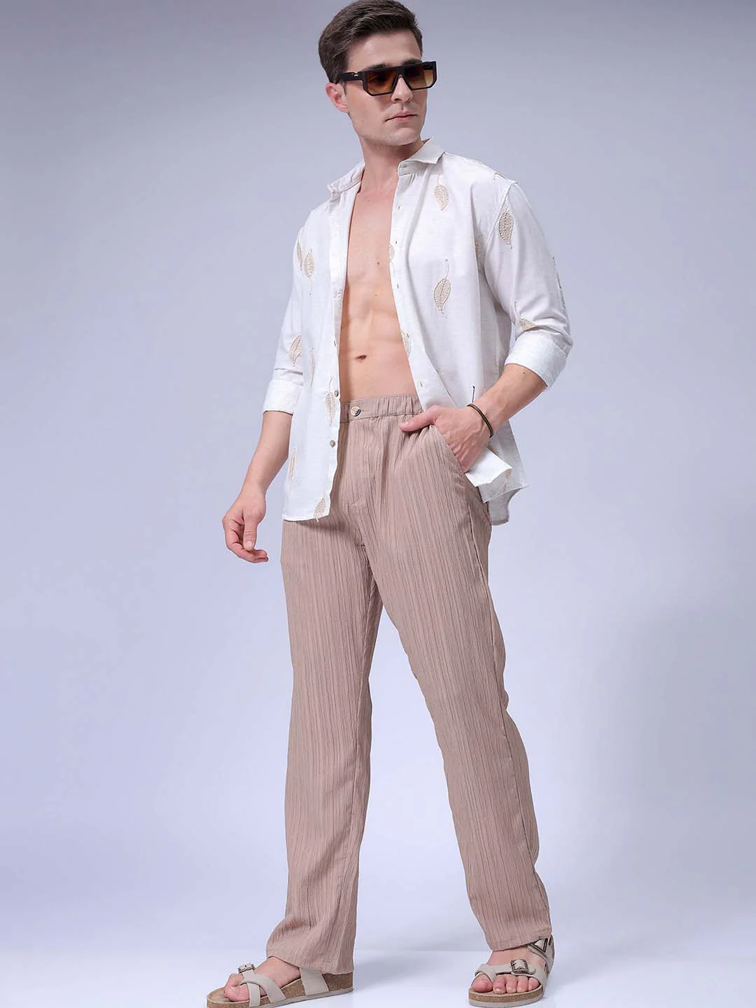 Men's Beige Loose Fit Textured Resort Wear Trouser - Image 5