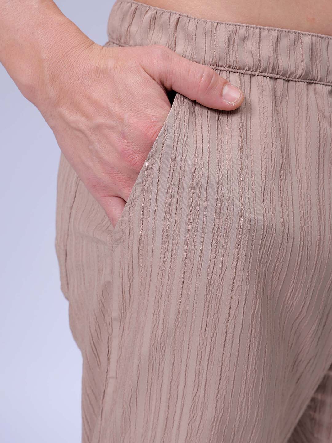 Men's Beige Loose Fit Textured Resort Wear Trouser - Image 7