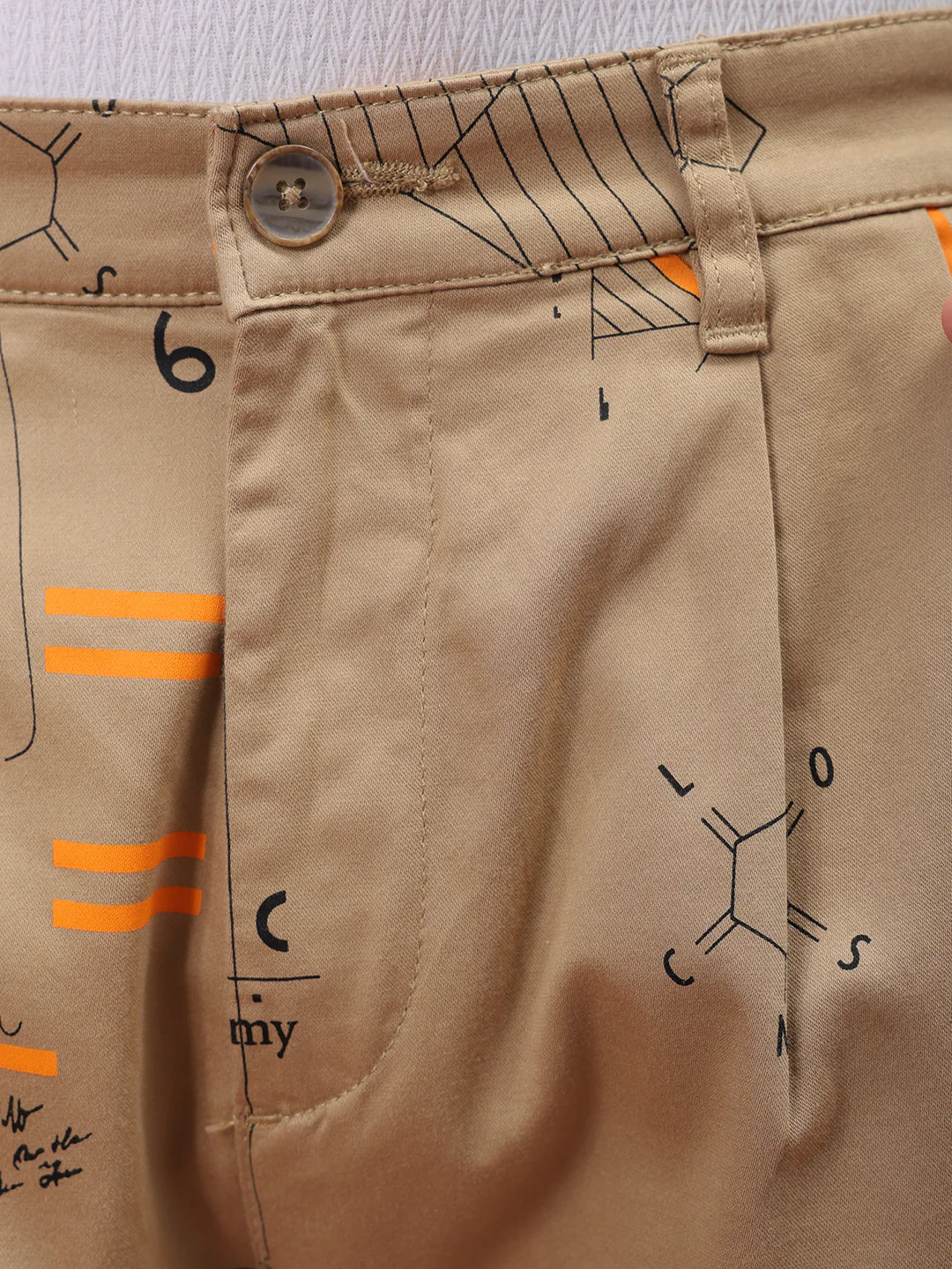Men's Beige Relaxed Fit Printed Casual Shorts - Image 6