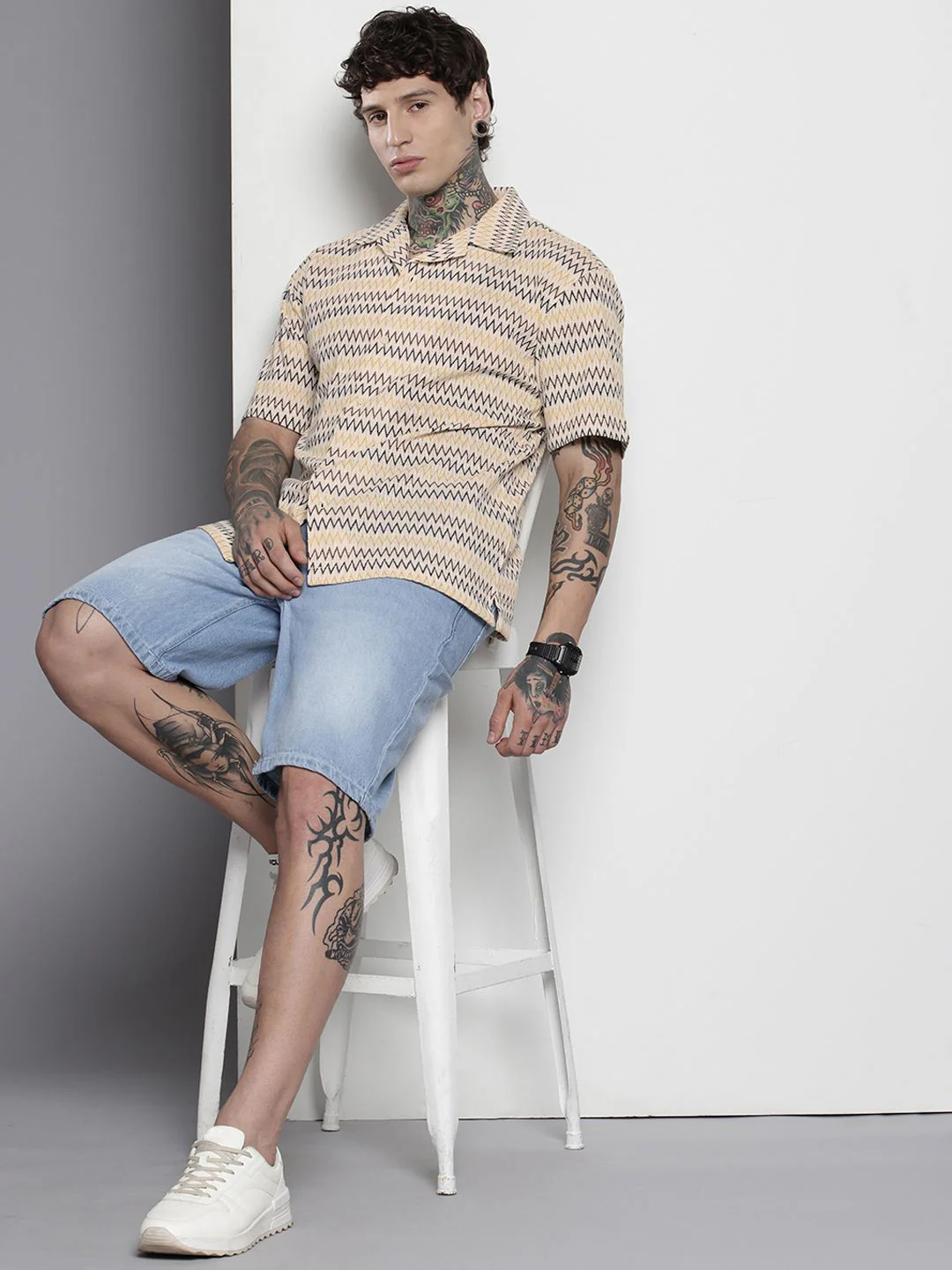 Men's Beige Relaxed Fit Geometric Print Resort Wear Shirt - Image 3