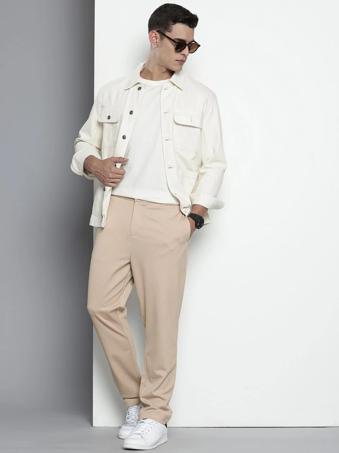 Men's Light Beige Relaxed Fit Solid Casual Chinos - Image 2