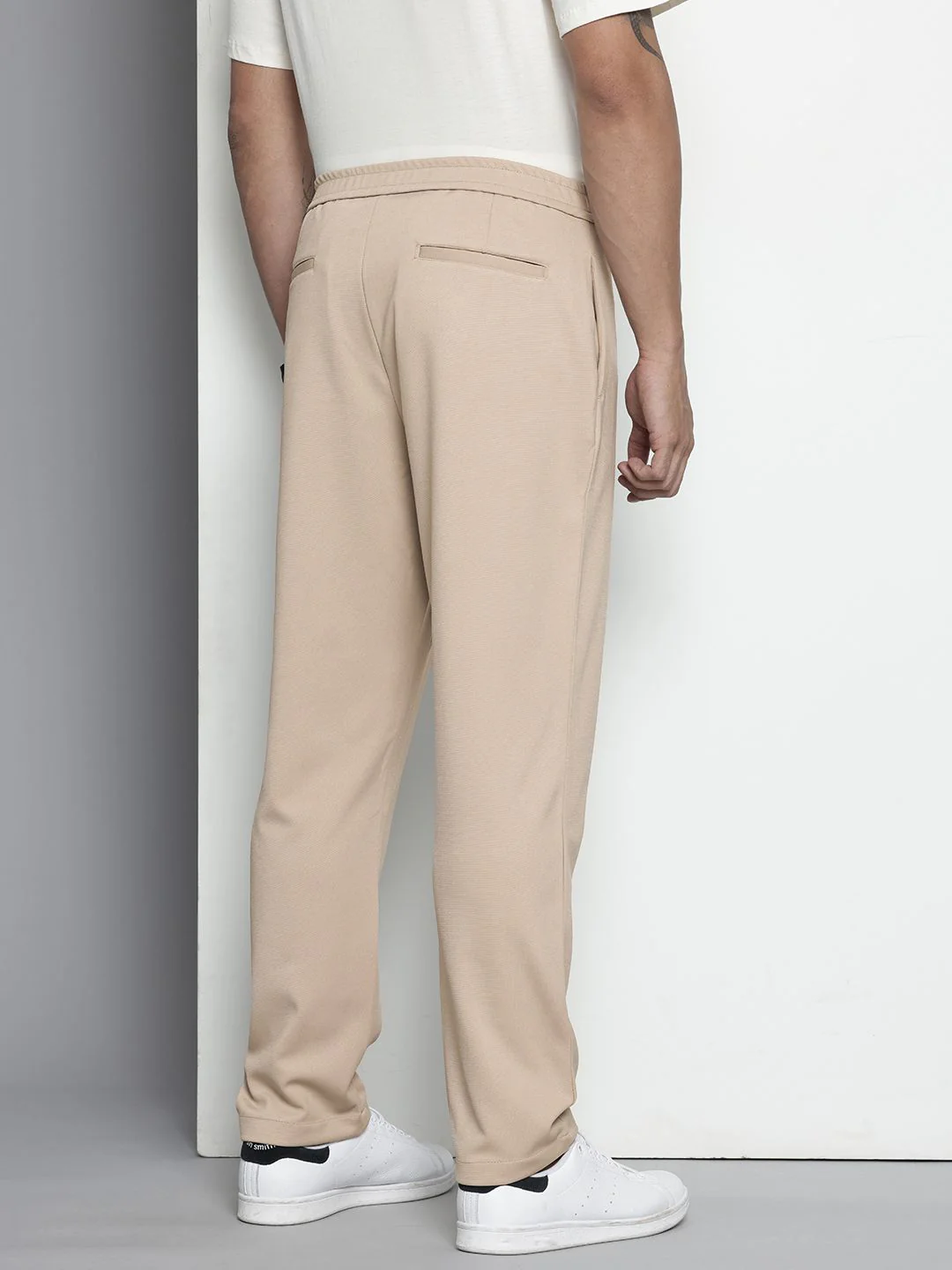 Men's Light Beige Relaxed Fit Solid Casual Chinos - Image 3