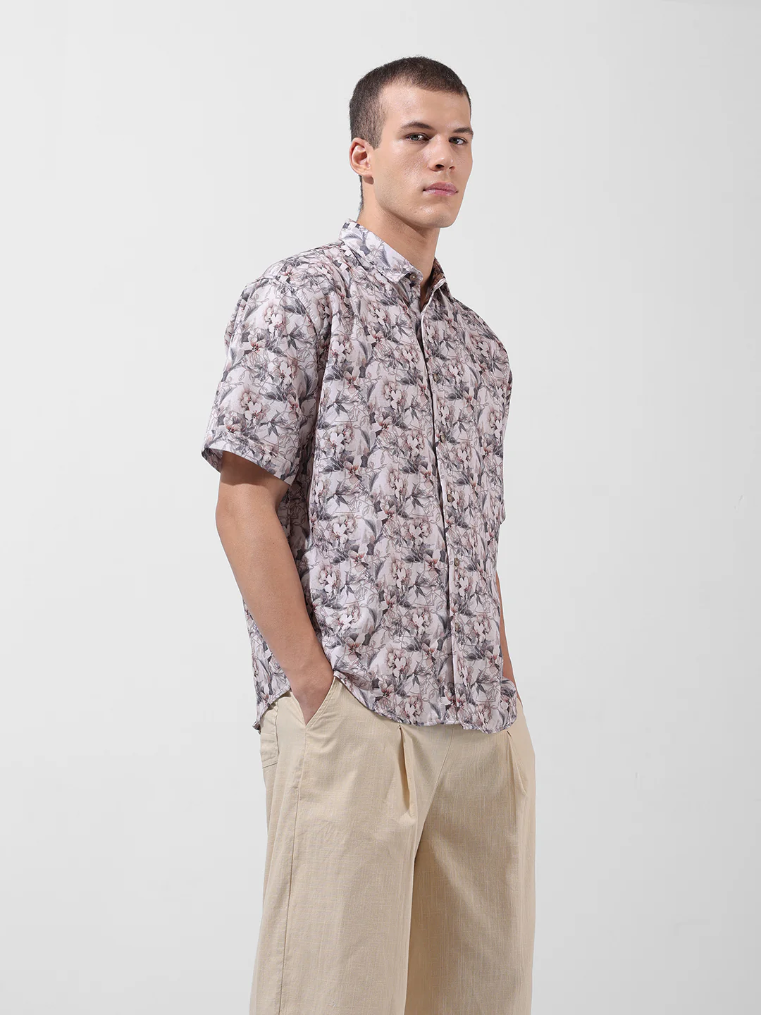 Men's Multicolor Relaxed Fit Solid Resort Wear Shirt - Image 2