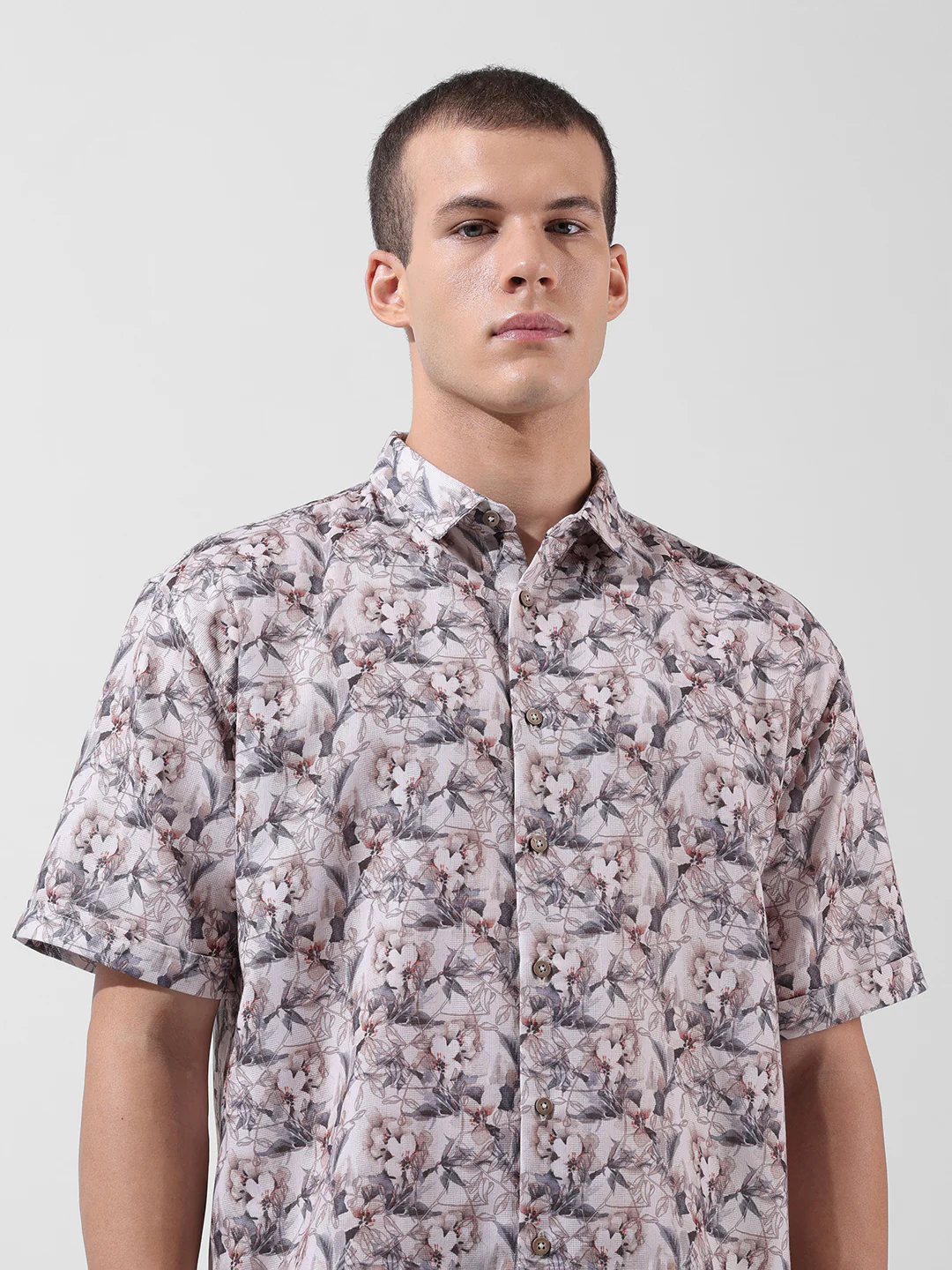 Men's Multicolor Relaxed Fit Solid Resort Wear Shirt - Image 5