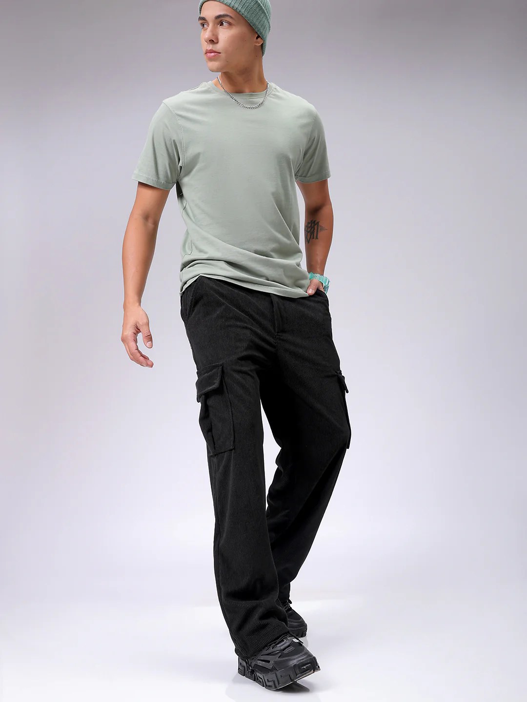 Men's Black Baggy Fit Textured Utility Cargo - Image 4