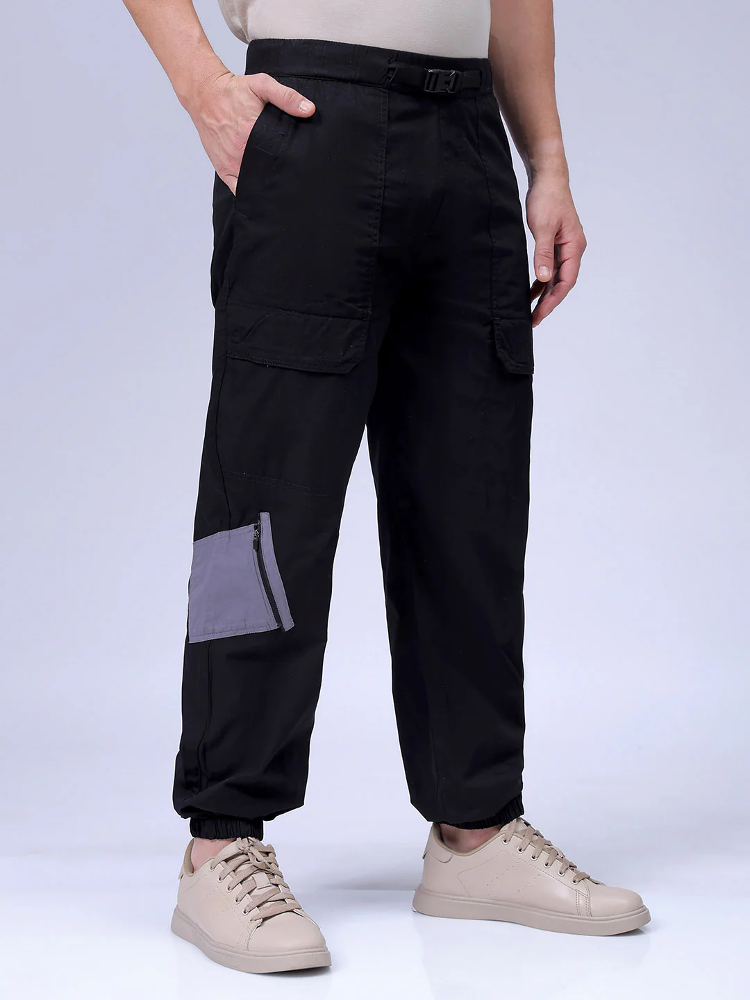 Men's Black Loose Fit Solid Casual Jogger - Image 4